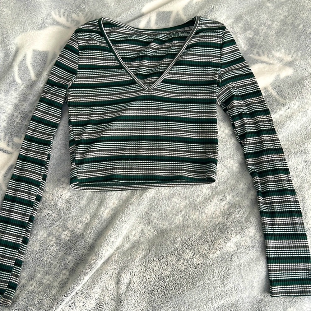 Stripped print V neck T-shirt